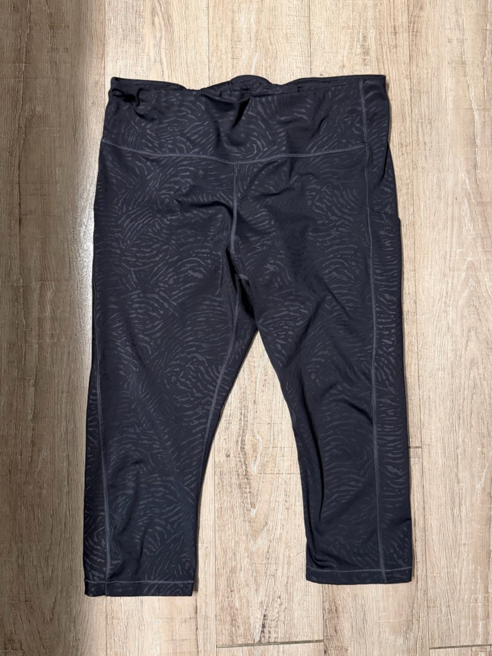 Athleta Black Cropped Leggings